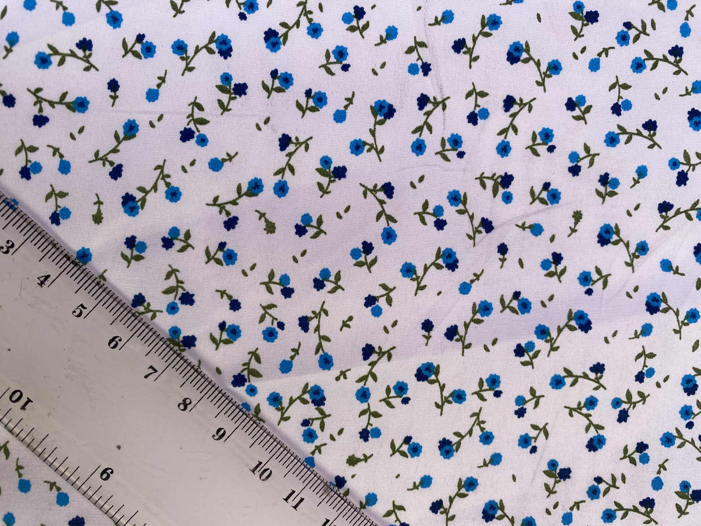 64% Cotton 30% Poly 6% Lycra - Blue/Green/White - 51"Wide - Sold By The Metre