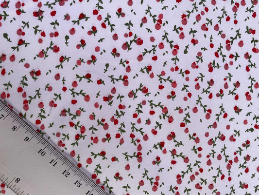 64% Cotton 30% Poly 6% Lycra - Green/Red/White - 51"Wide - Sold By The Metre