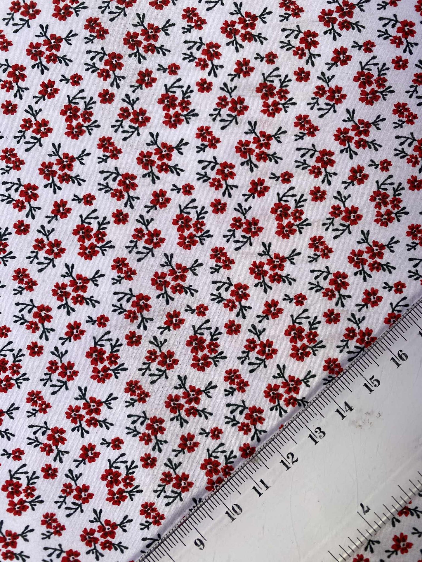 64% Cotton 30% Poly 6% Lycra - Red/Green/White - 51" Wide - Sold By The Metre