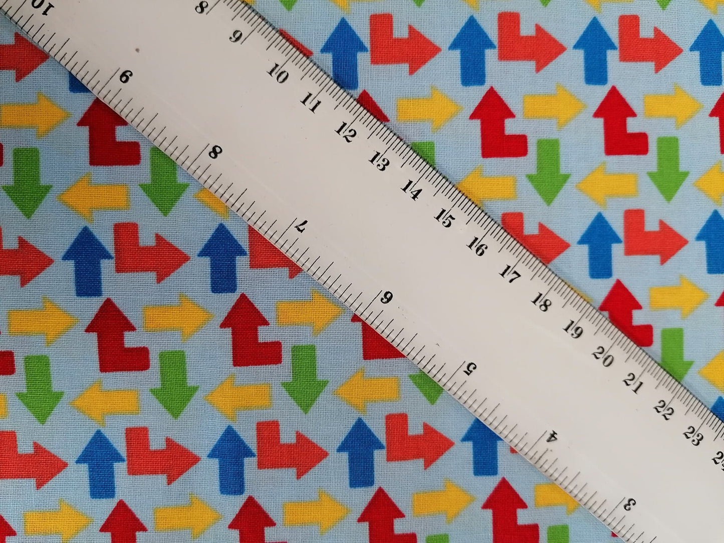 100% Cotton - Crafting & Quilting - Arrows - Blue/Red/Yellow/Green - 44" Wide - Sold By the Metre