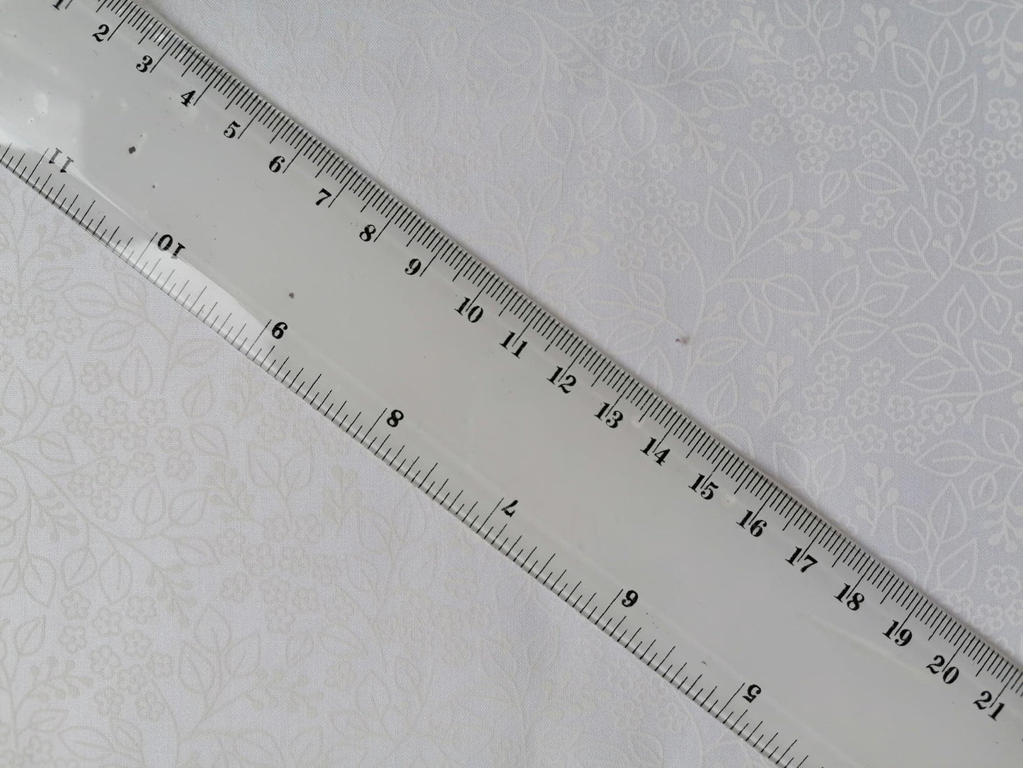 100% Cotton - Crafting & Quilting -  Des 113 - Cream on White - 44" Wide - Sold By the Metre