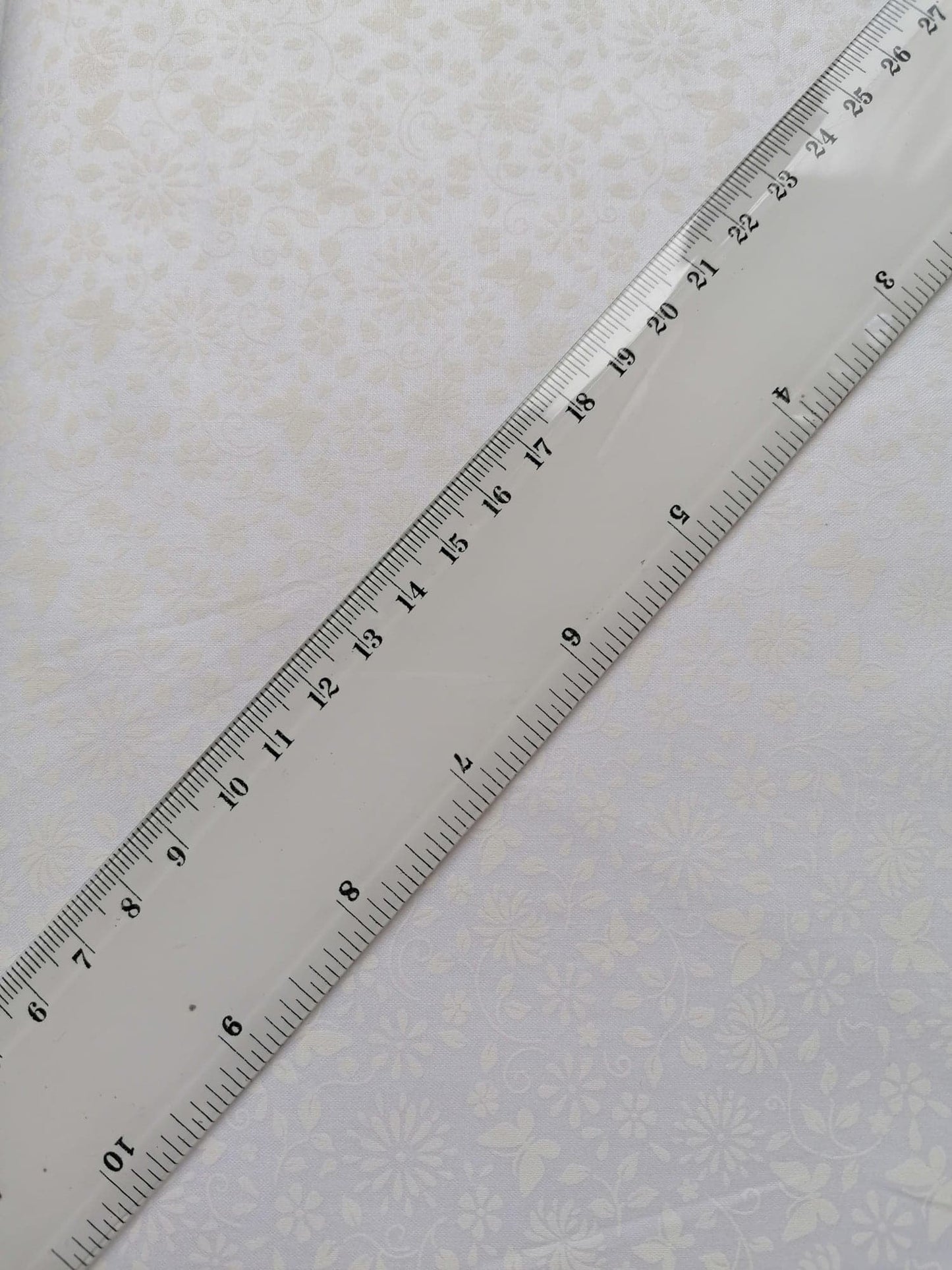 100% Cotton - Crafting & Quilting -  Des 101 - Cream on White - 44" Wide - Sold By the Metre