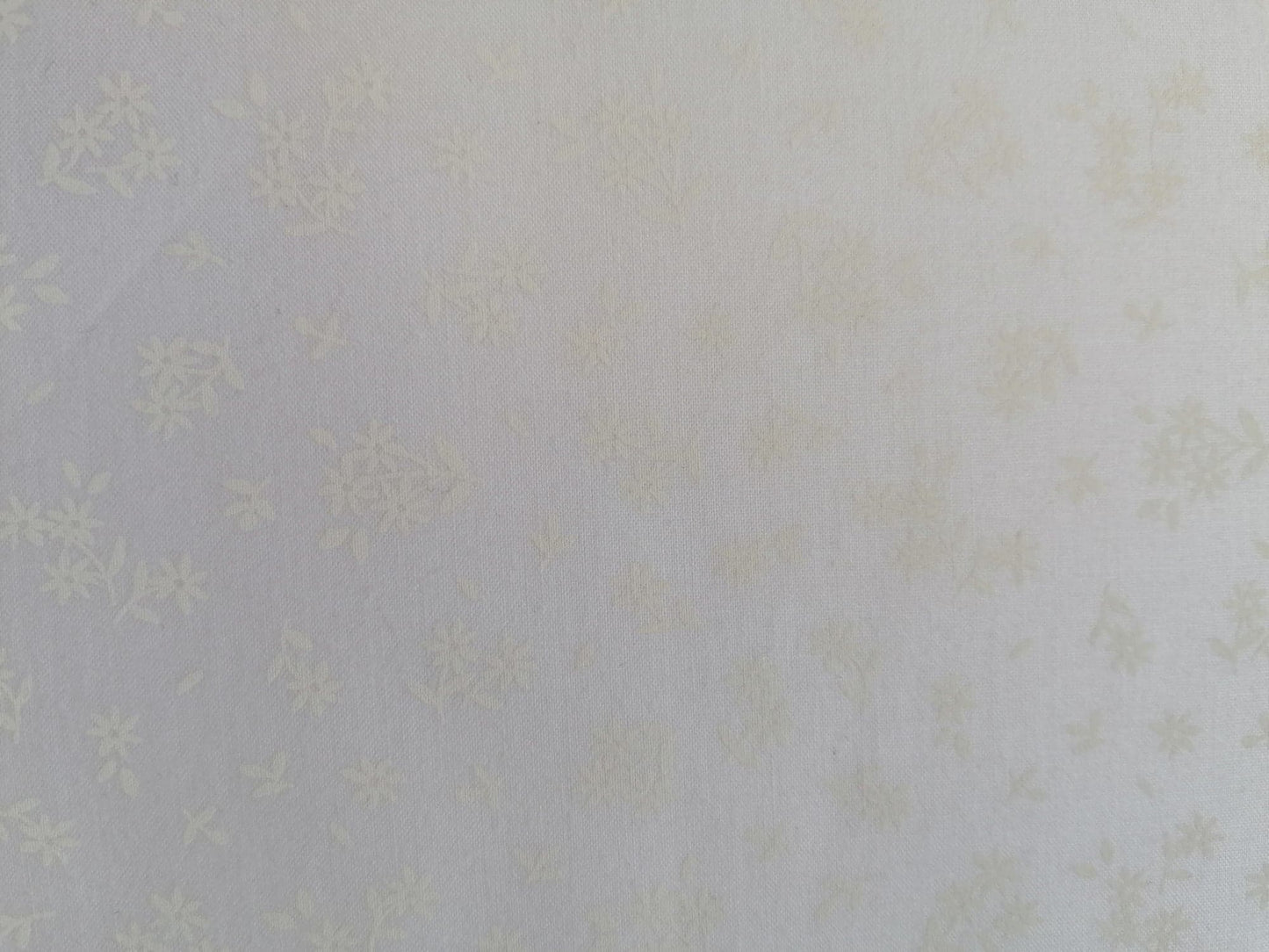 100% Cotton - Crafting & Quilting -  Des 112 - Cream on White - 44" Wide - Sold By the Metre